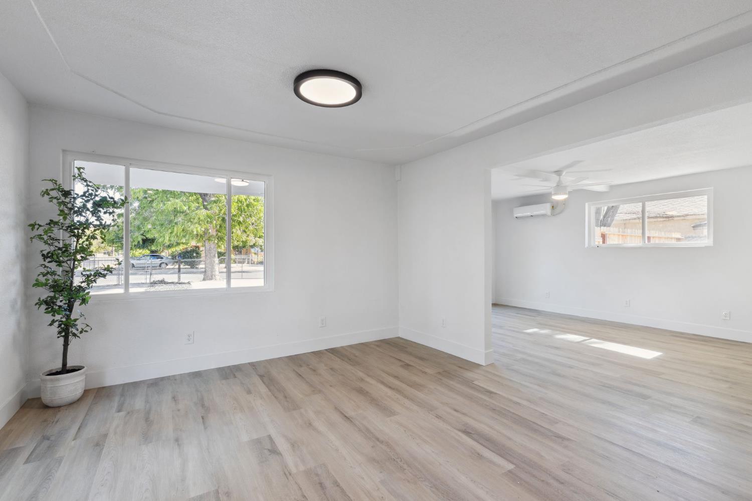 4749 E Montecito Ave, Fresno, CA 93702