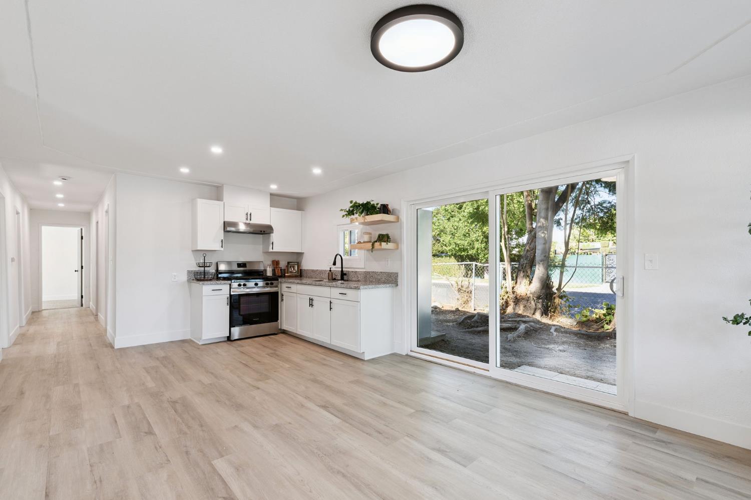 4749 E Montecito Ave, Fresno, CA 93702