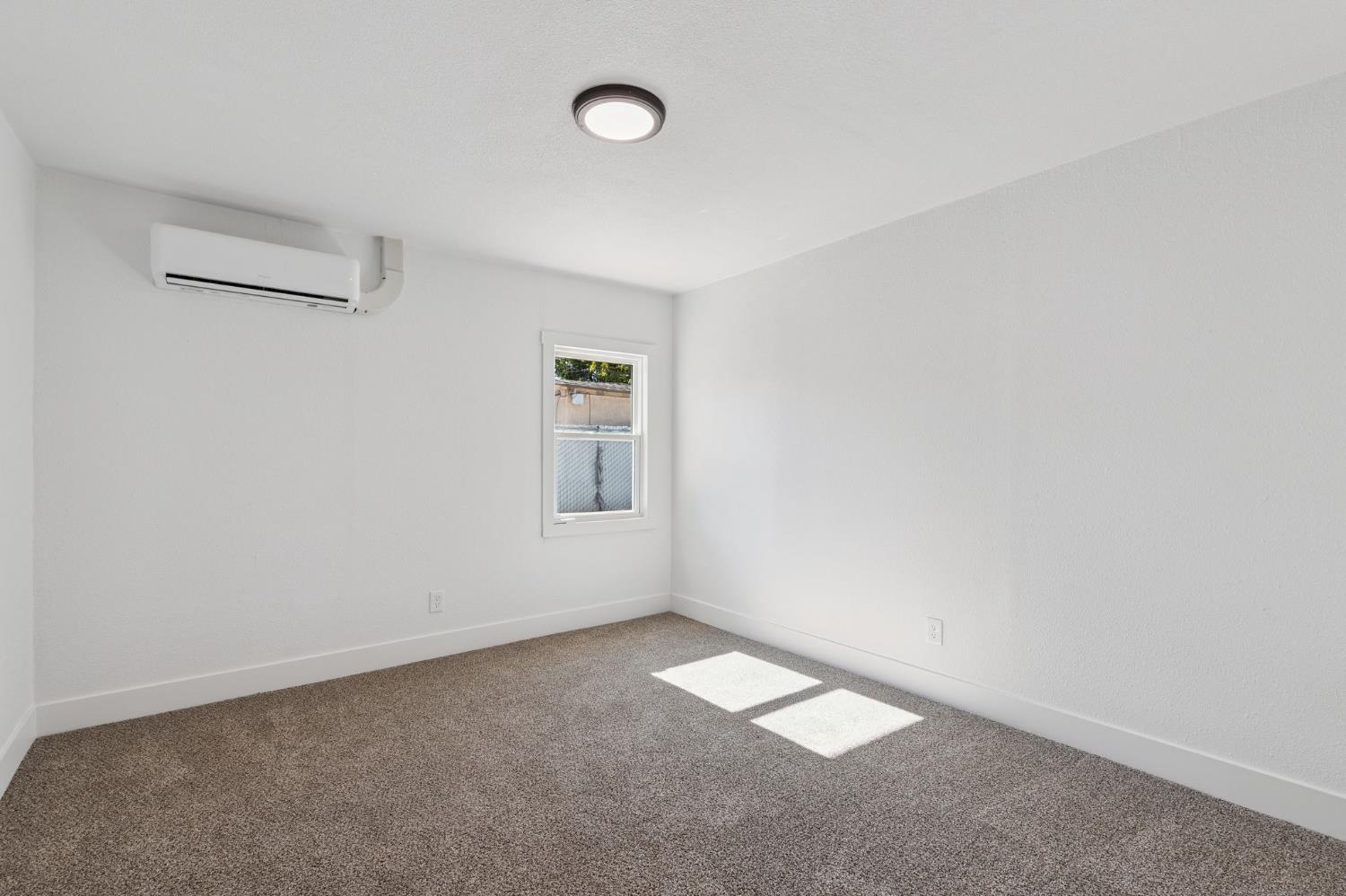 4749 E Montecito Ave, Fresno, CA 93702