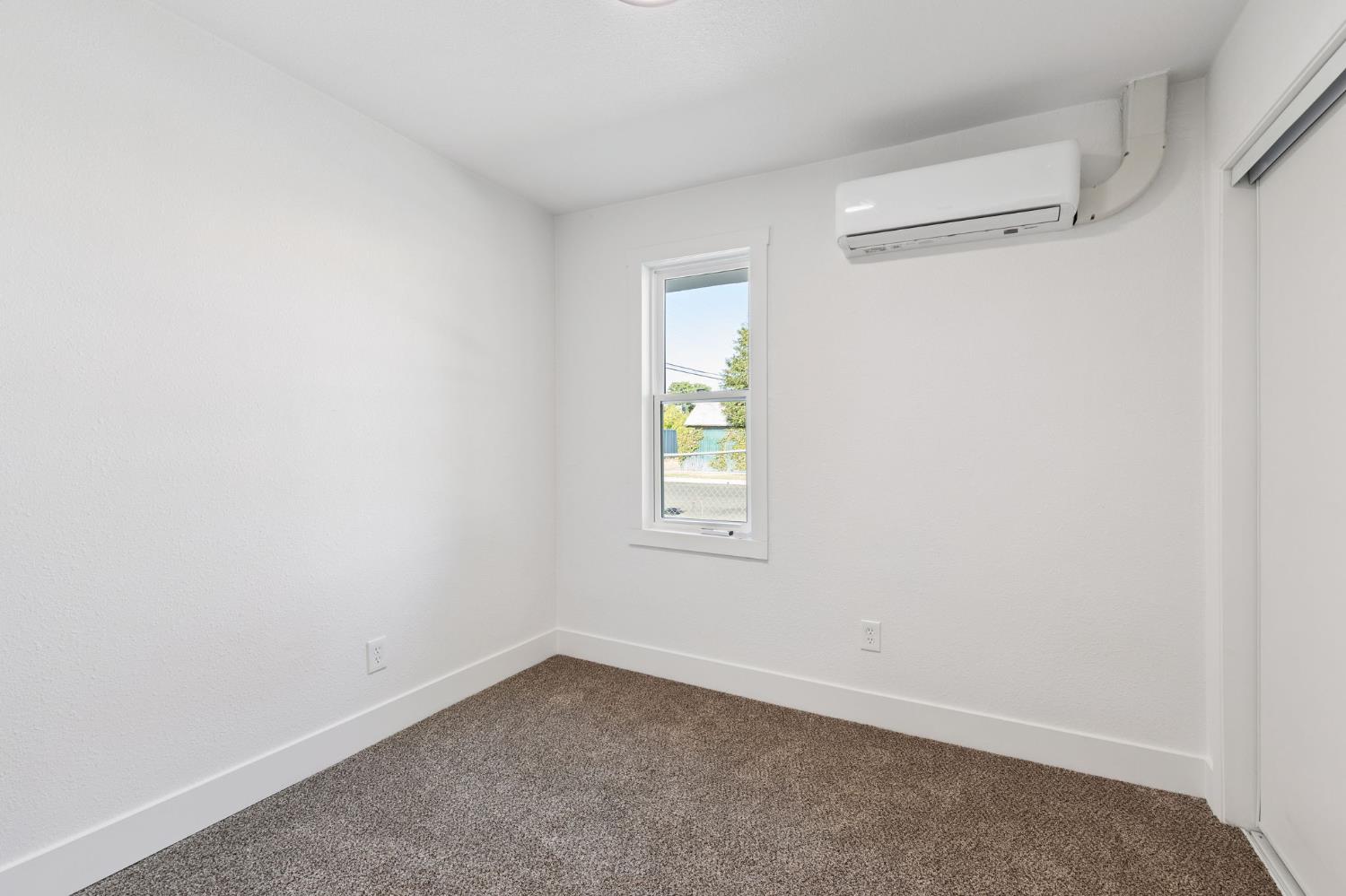 4749 E Montecito Ave, Fresno, CA 93702