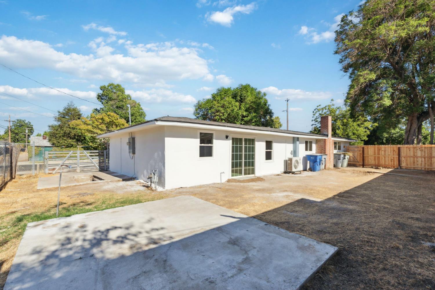 4749 E Montecito Ave, Fresno, CA 93702