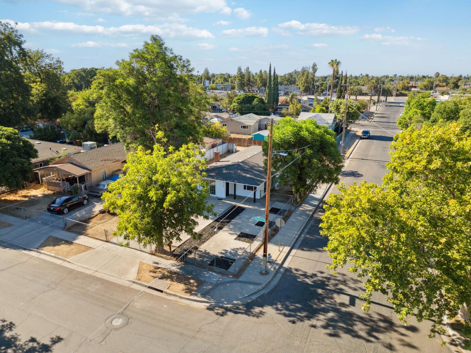 4749 E Montecito Ave, Fresno, CA 93702