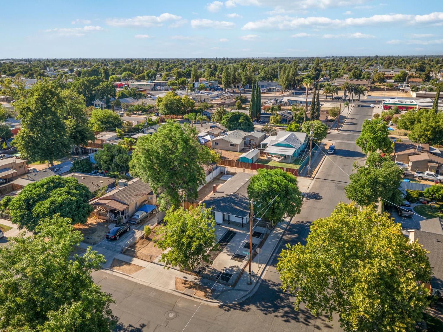 4749 E Montecito Ave, Fresno, CA 93702