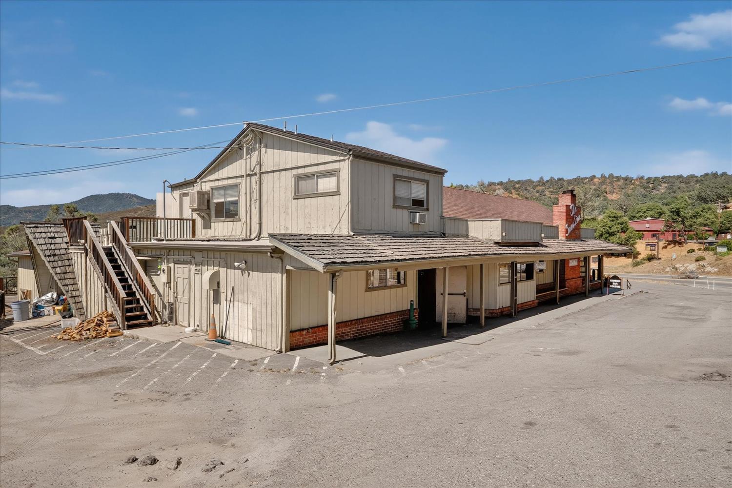 42155 Highway 41, Oakhurst, CA 93644