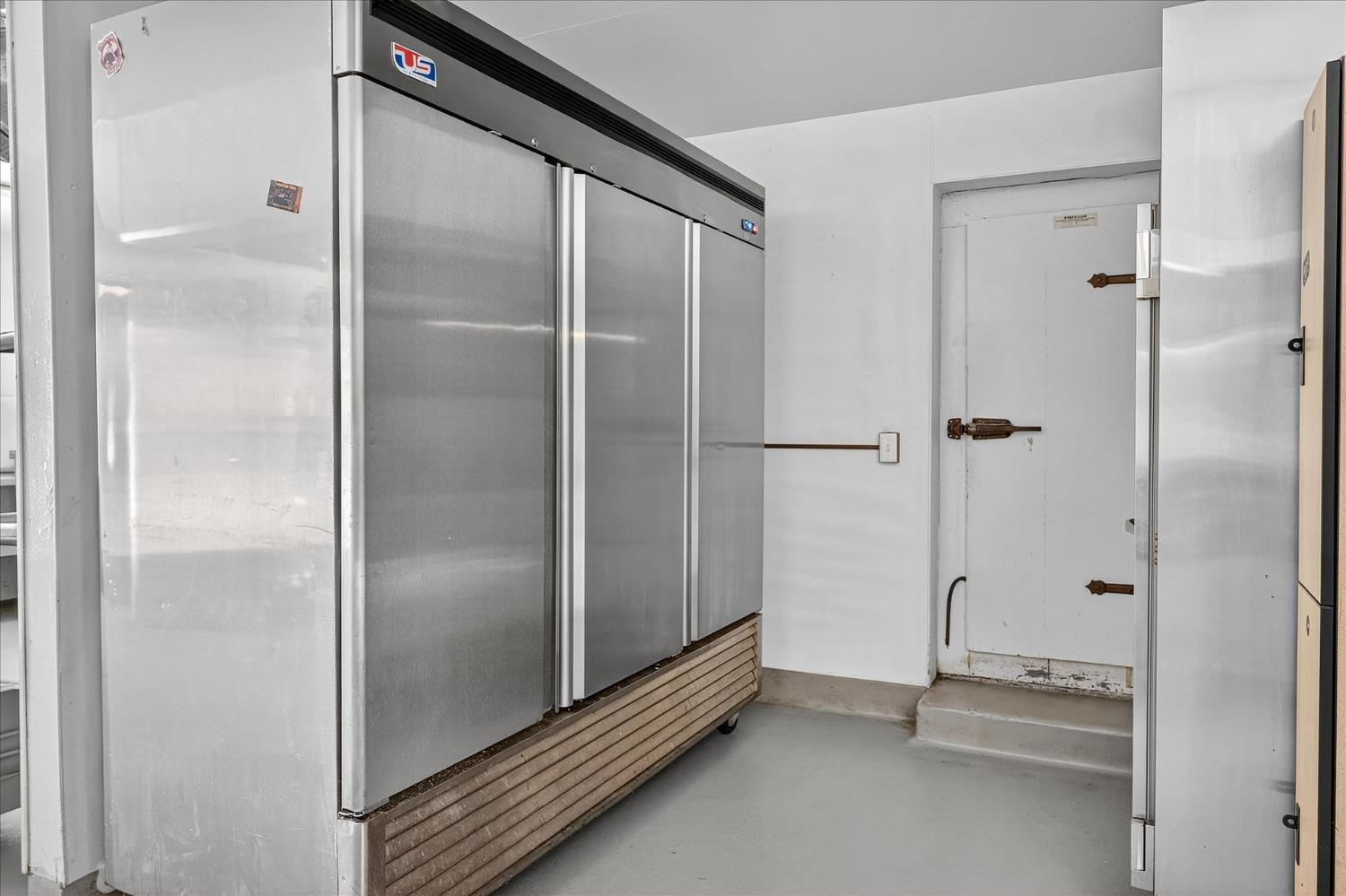 42155 Highway 41, Oakhurst, CA 93644