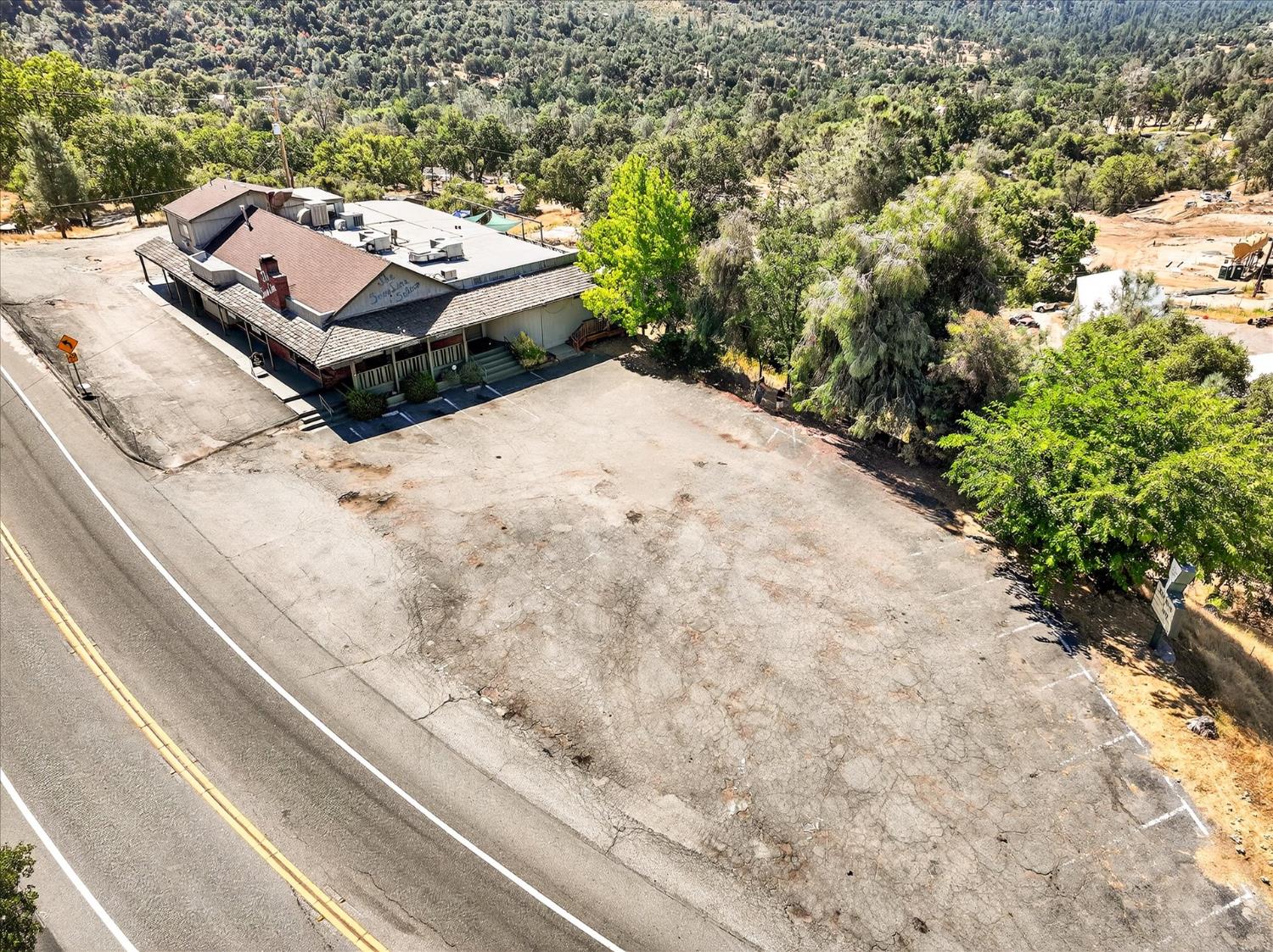 42155 Highway 41, Oakhurst, CA 93644