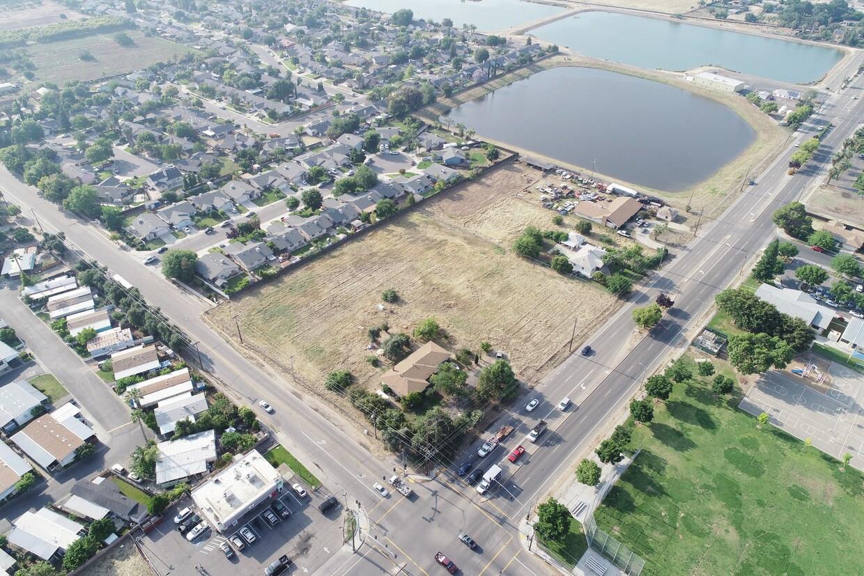 2413 S Chestnut, Fresno, CA 93725