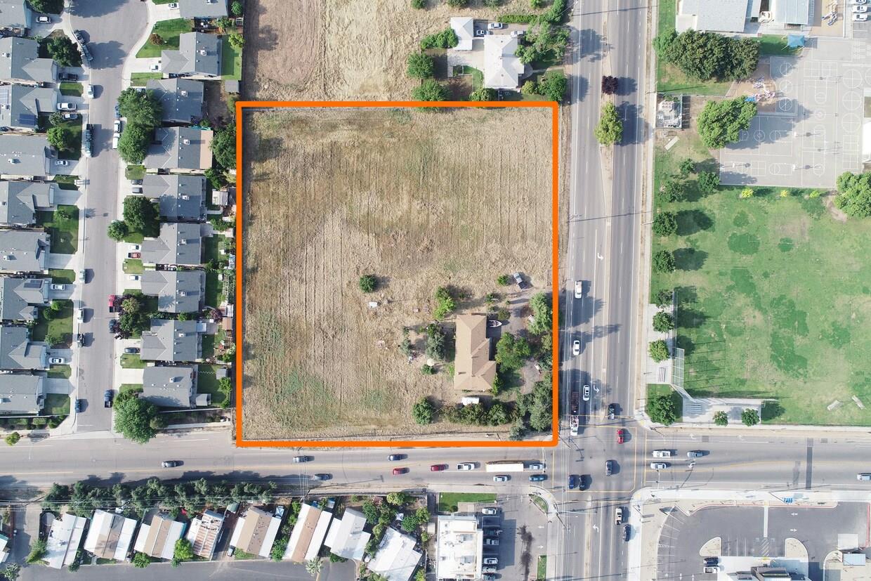 2413 S Chestnut, Fresno, CA 93725
