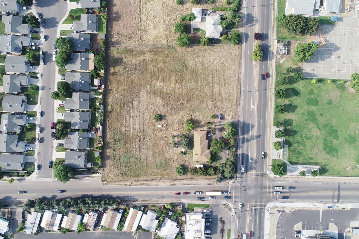 2413 S Chestnut, Fresno, CA 93725