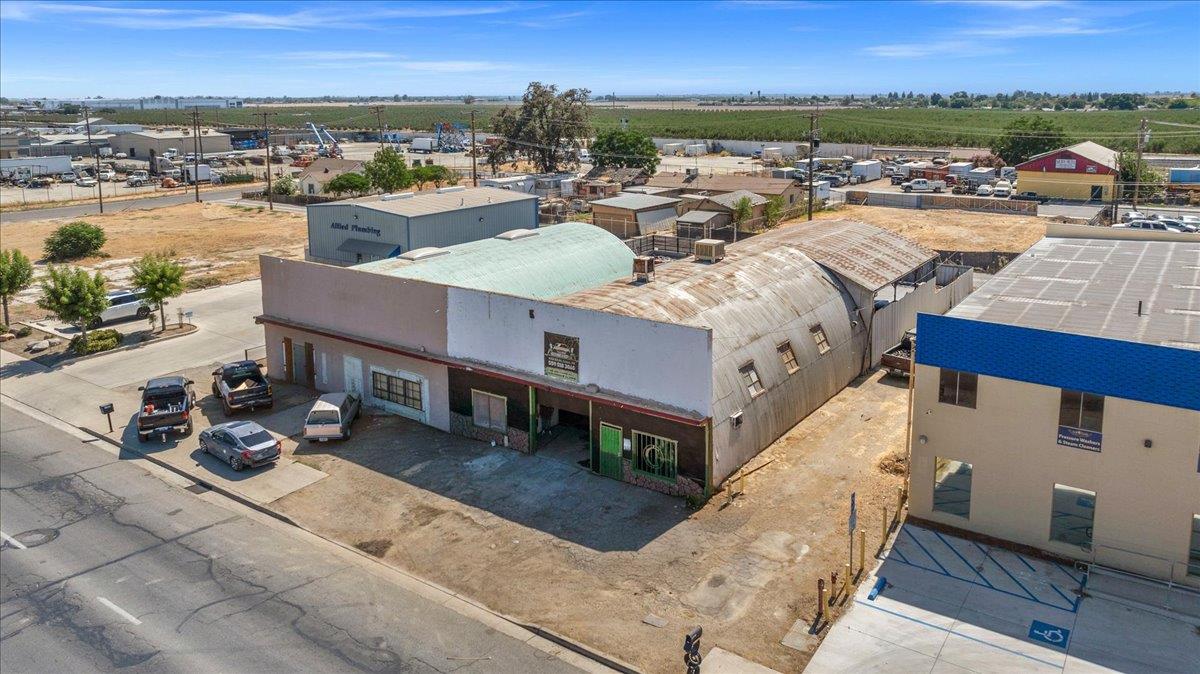 1533 S K St, Tulare, CA 93274