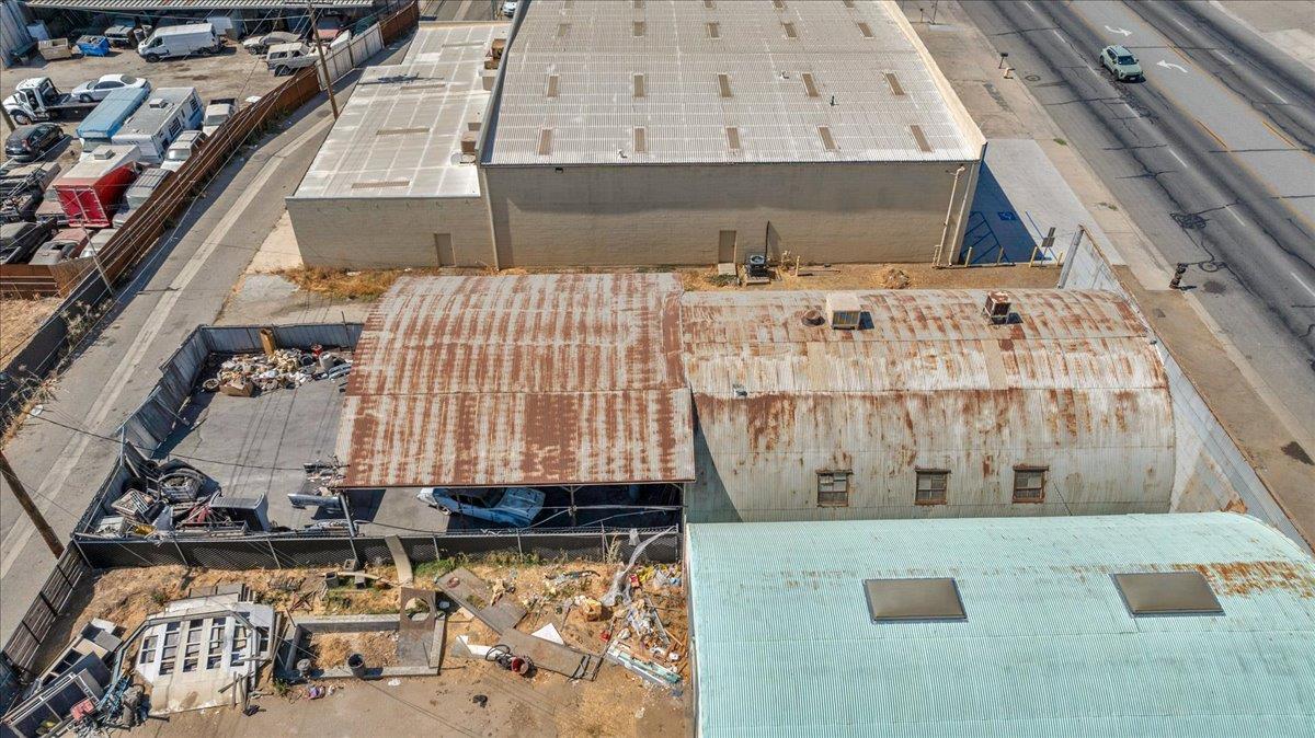 1533 S K St, Tulare, CA 93274