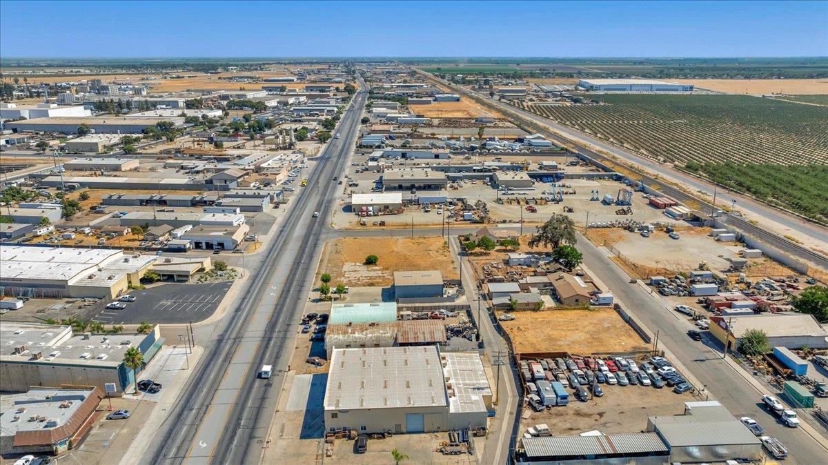 1533 S K St, Tulare, CA 93274