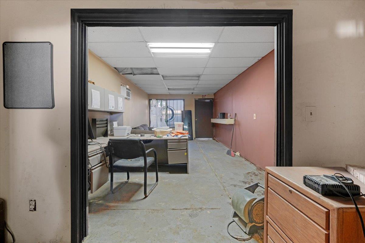 1533 S K St, Tulare, CA 93274