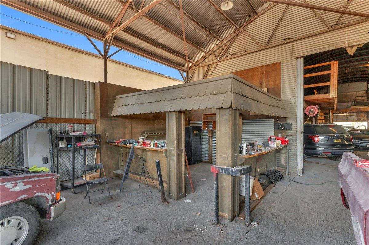 1533 S K St, Tulare, CA 93274