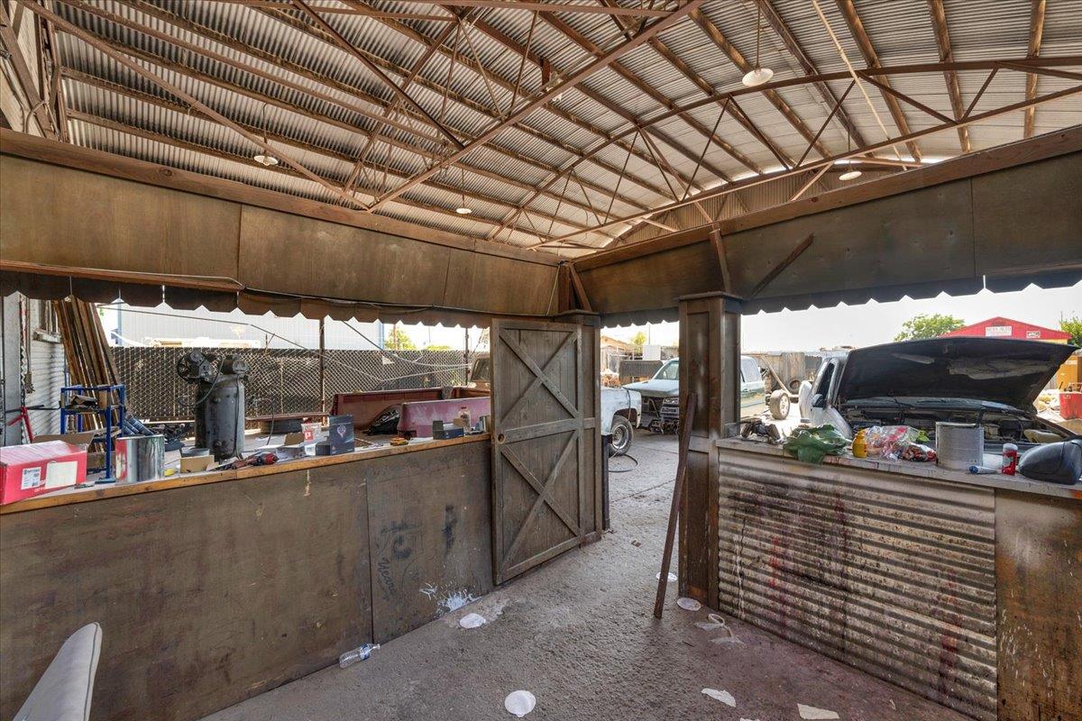 1533 S K St, Tulare, CA 93274