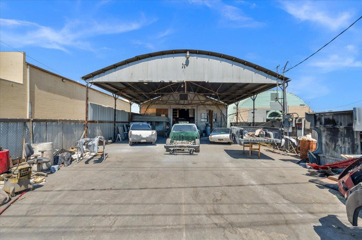 1533 S K St, Tulare, CA 93274