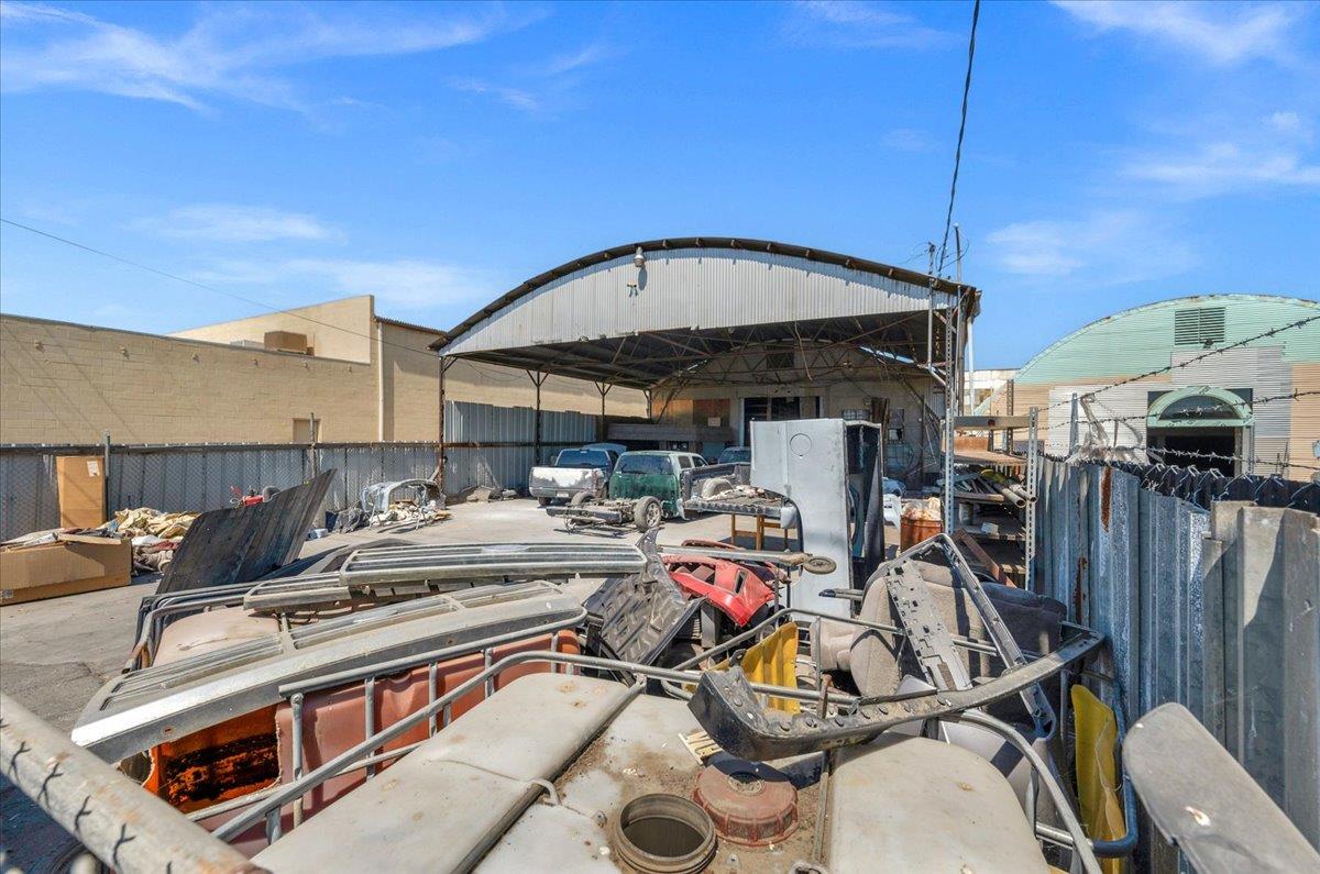 1533 S K St, Tulare, CA 93274