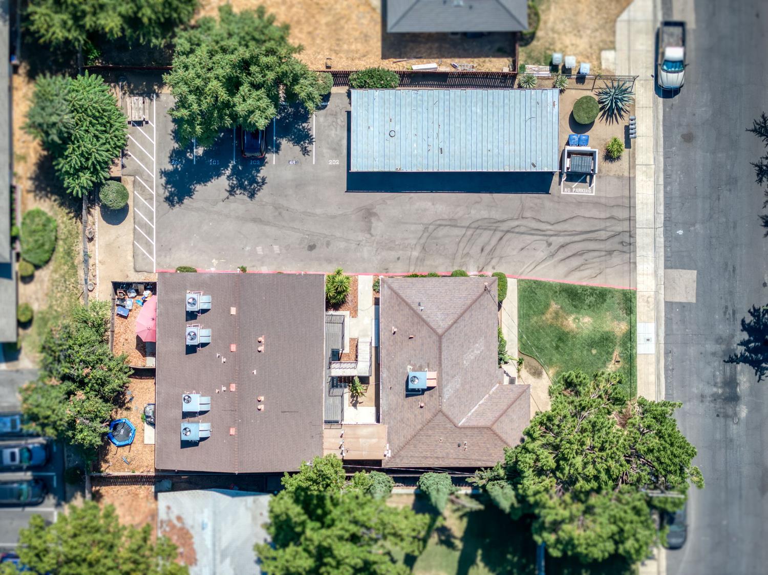 69 W Beverly Dr #101, Clovis, CA 93612