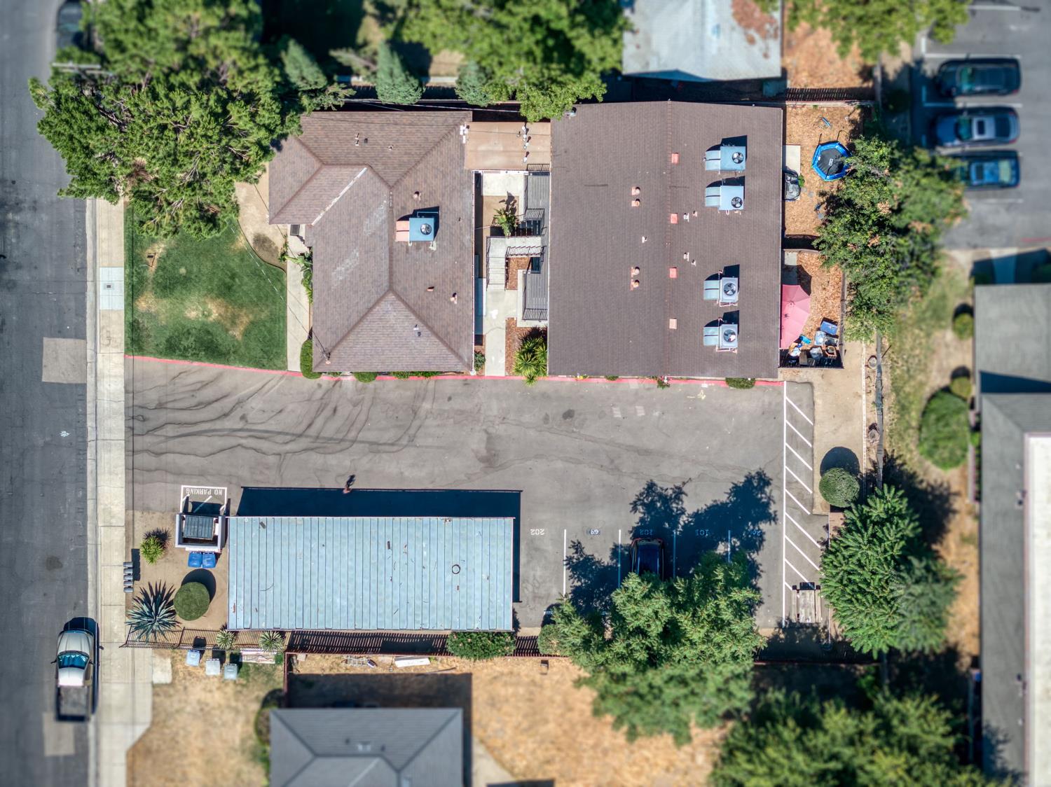 69 W Beverly Dr #101, Clovis, CA 93612