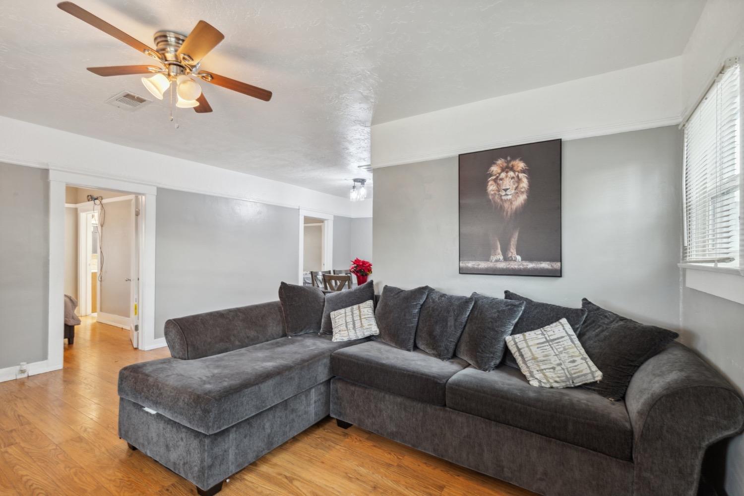 728 N Farris Ave, Fresno, CA 93728