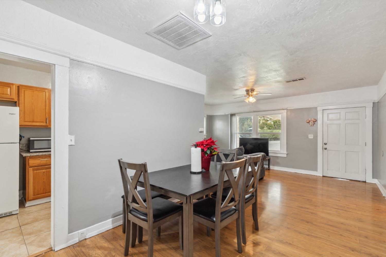 728 N Farris Ave, Fresno, CA 93728