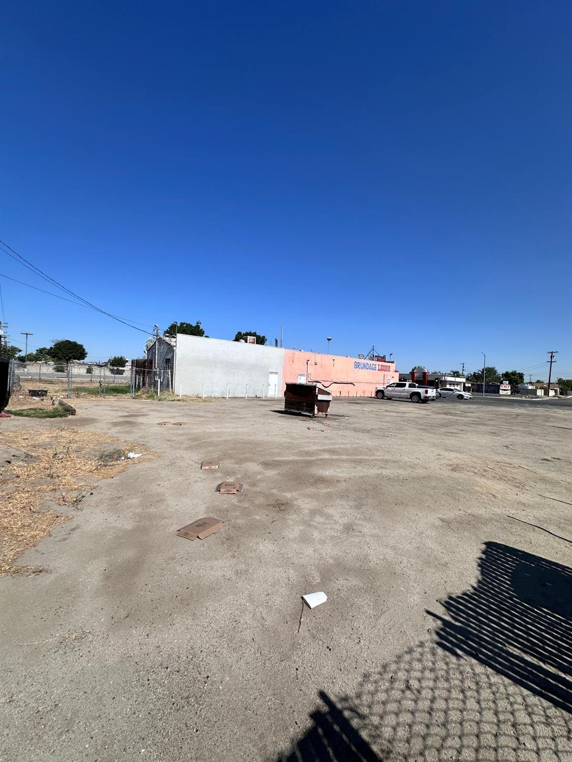 401 Brundage Lane, Bakersfield, CA 93304