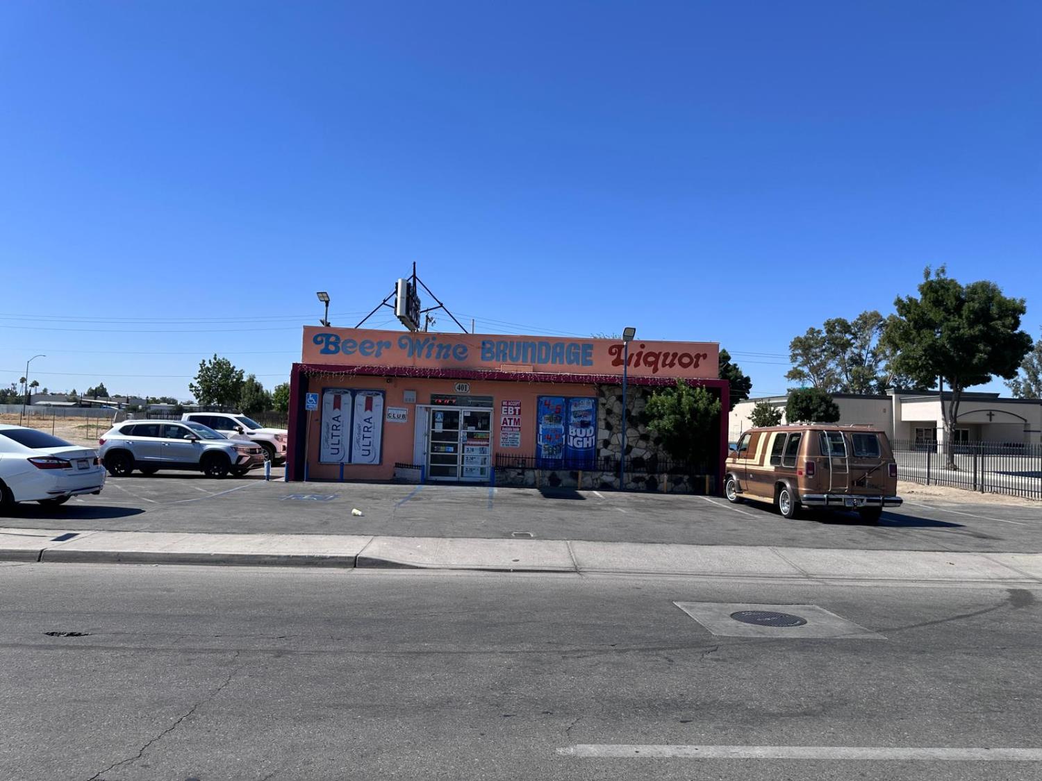 401 Brundage Lane, Bakersfield, CA 93304