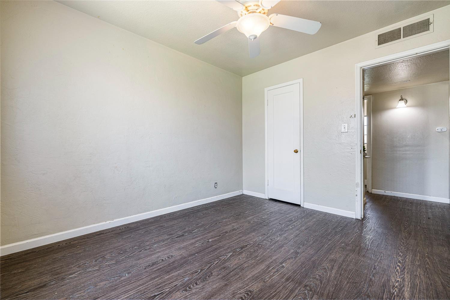 2414 N 1st St, Fresno, CA 93703