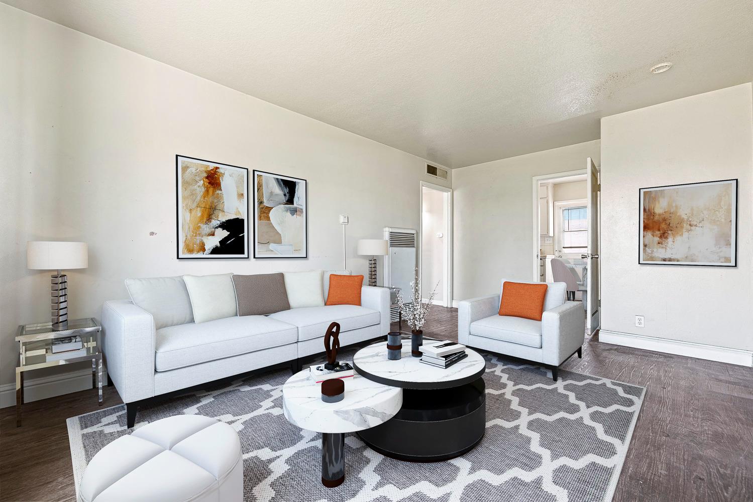 2414 N 1st St, Fresno, CA 93703