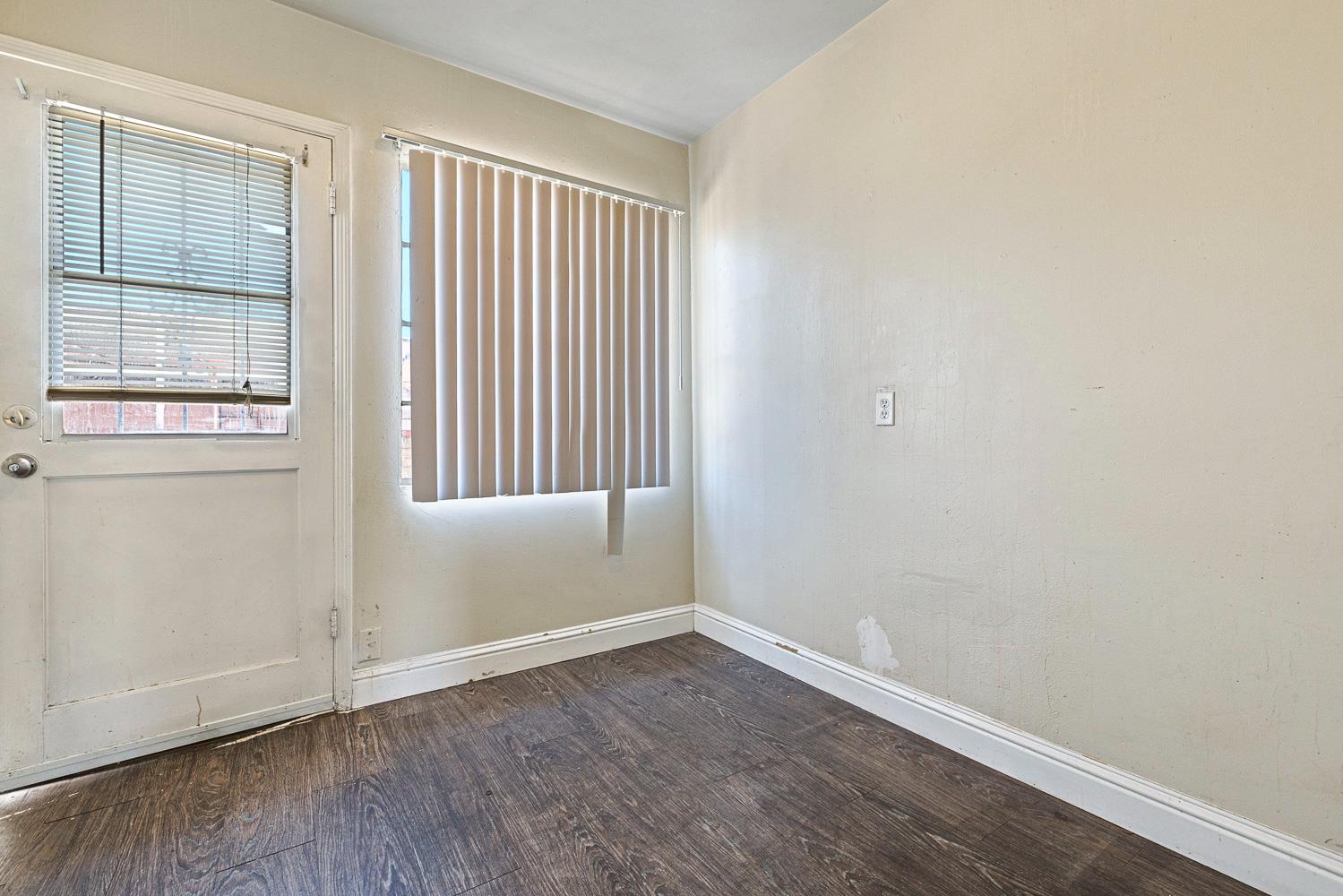 2414 N 1st St, Fresno, CA 93703