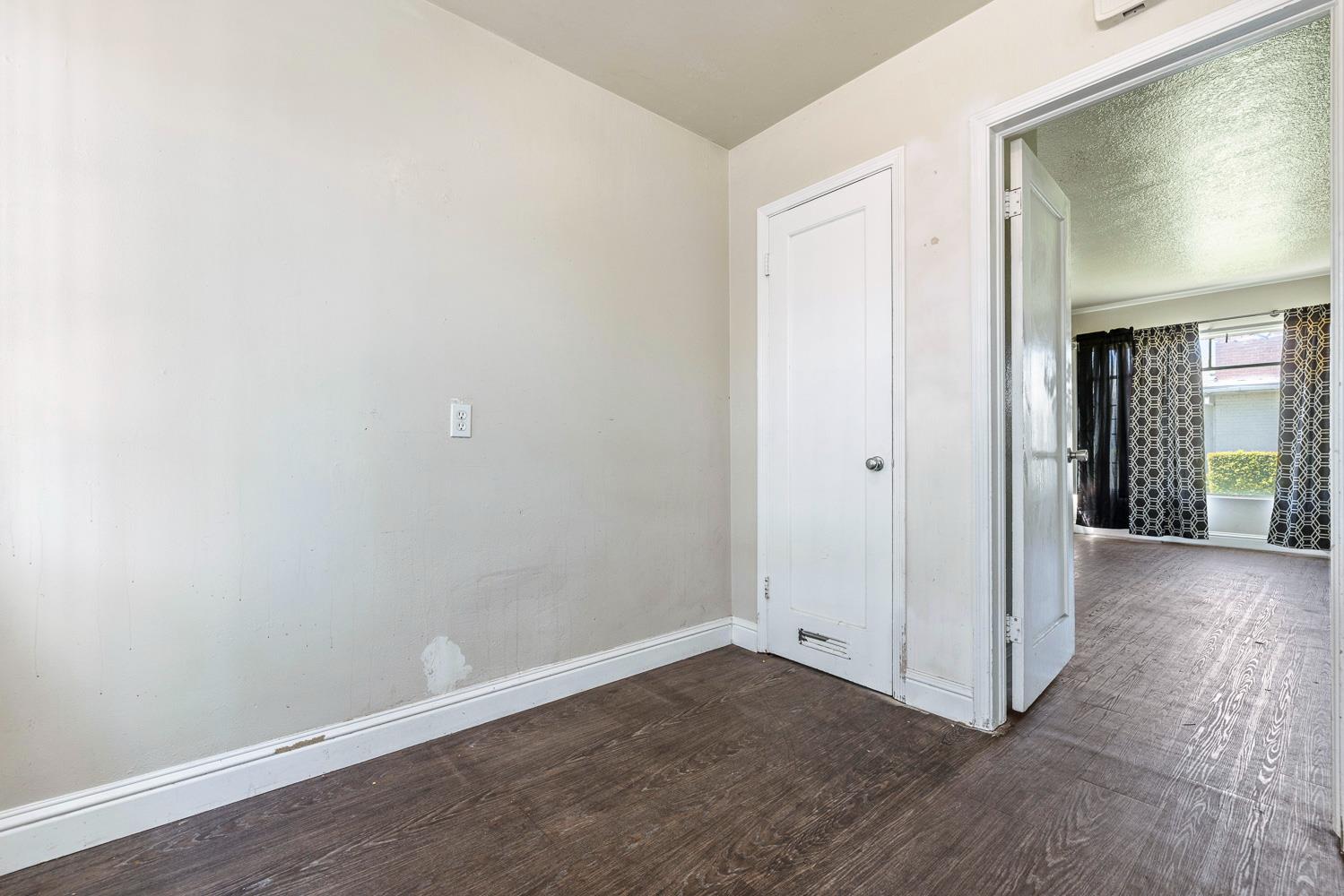 2414 N 1st St, Fresno, CA 93703