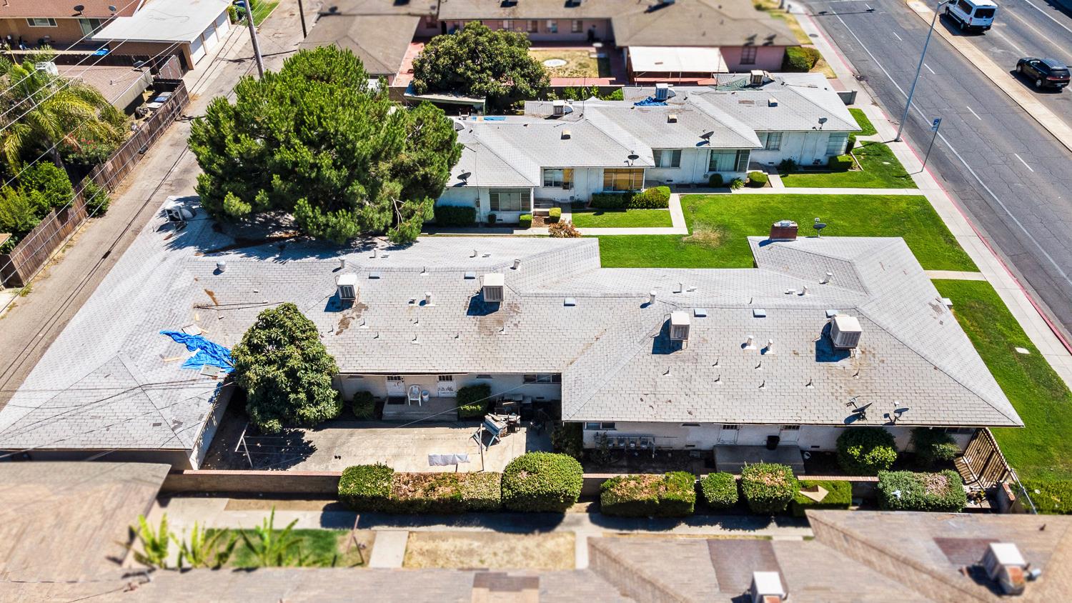 2414 N 1st St, Fresno, CA 93703