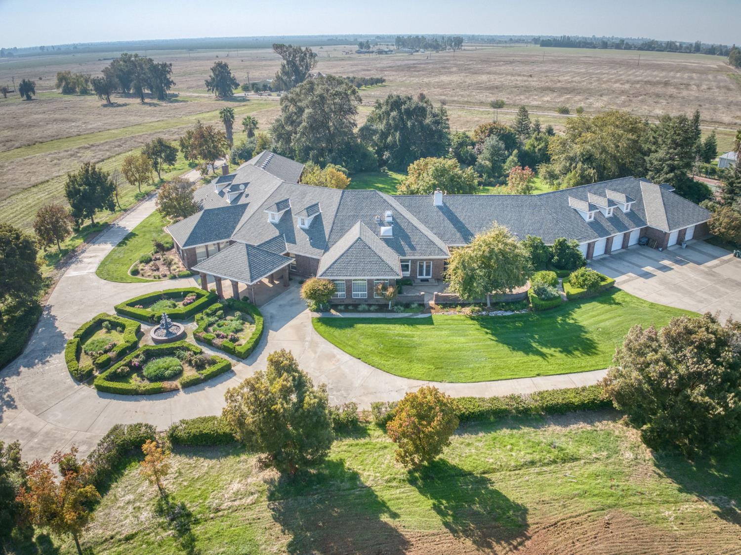 4715 E Copper Ave, Clovis, CA 93619