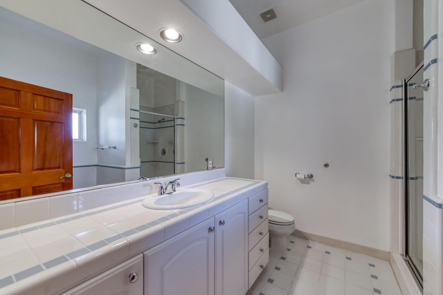 4715 E Copper Ave, Clovis, CA 93619