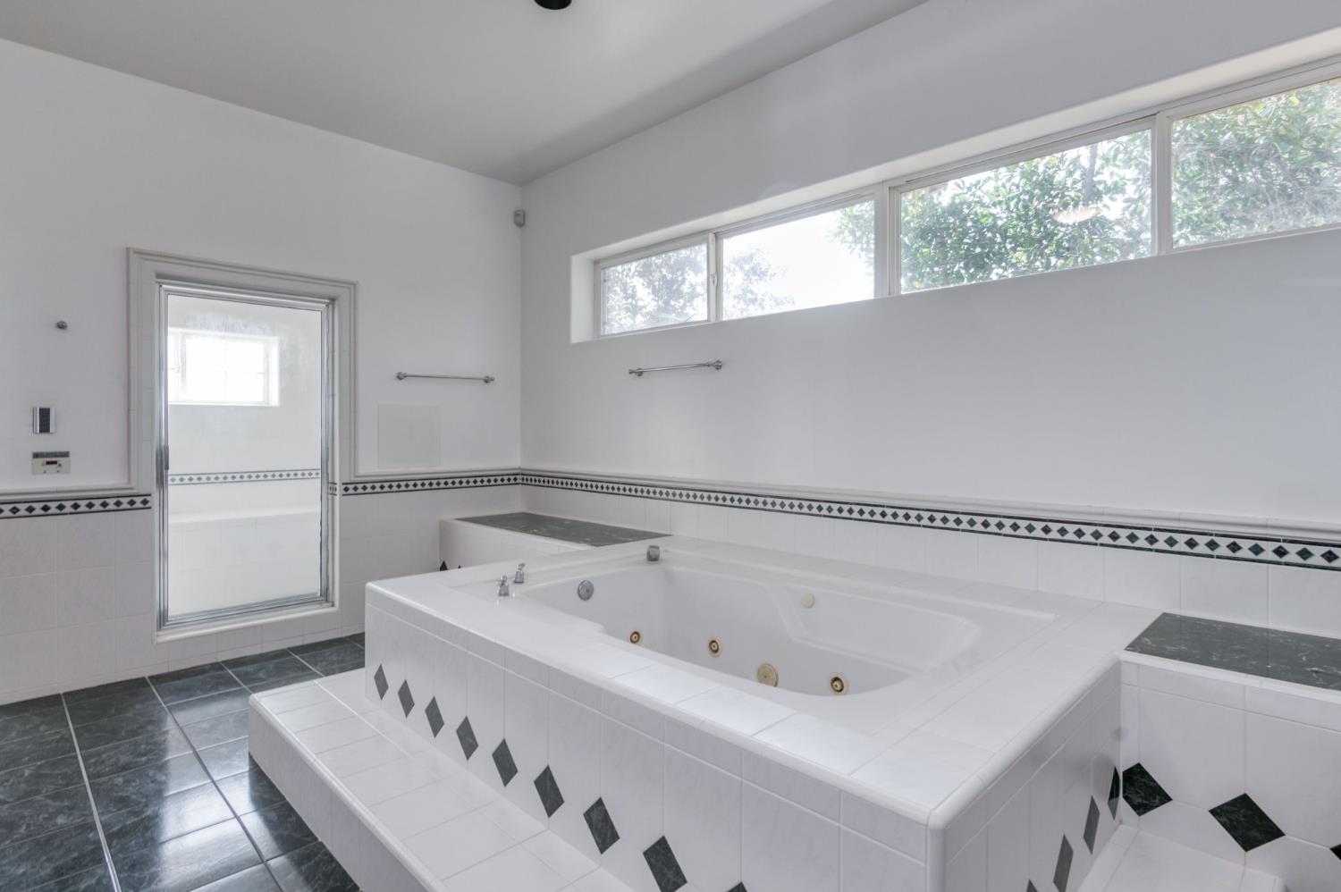 4715 E Copper Ave, Clovis, CA 93619