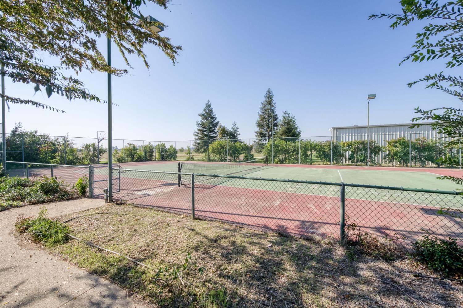 4715 E Copper Ave, Clovis, CA 93619