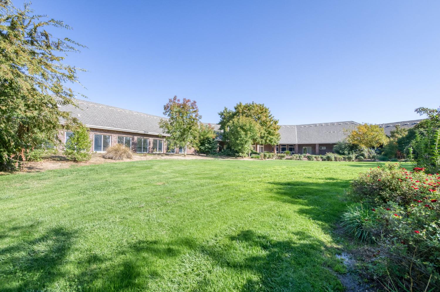 4715 E Copper Ave, Clovis, CA 93619