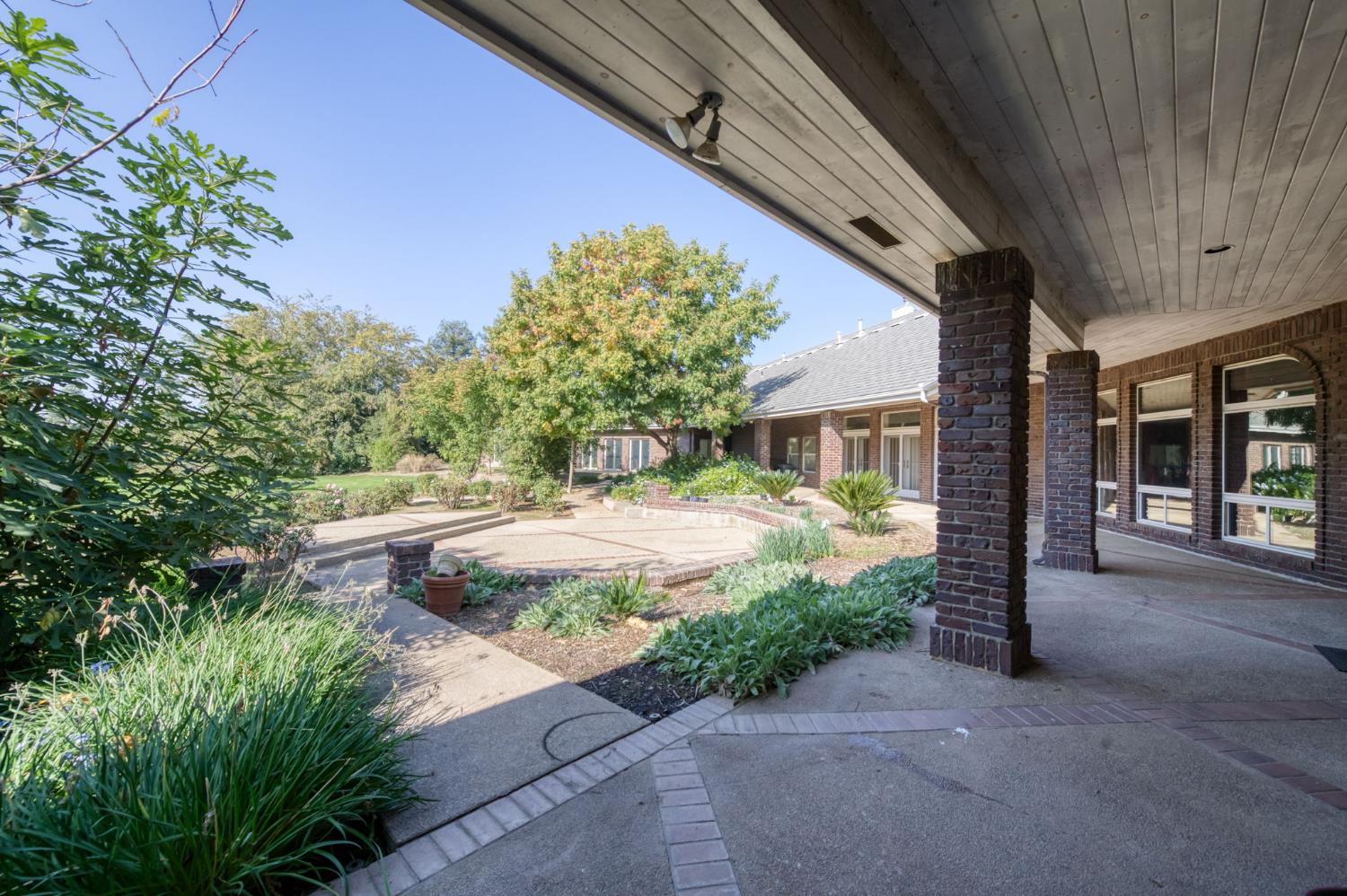 4715 E Copper Ave, Clovis, CA 93619