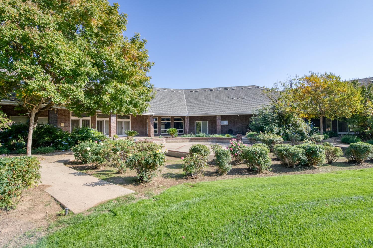 4715 E Copper Ave, Clovis, CA 93619