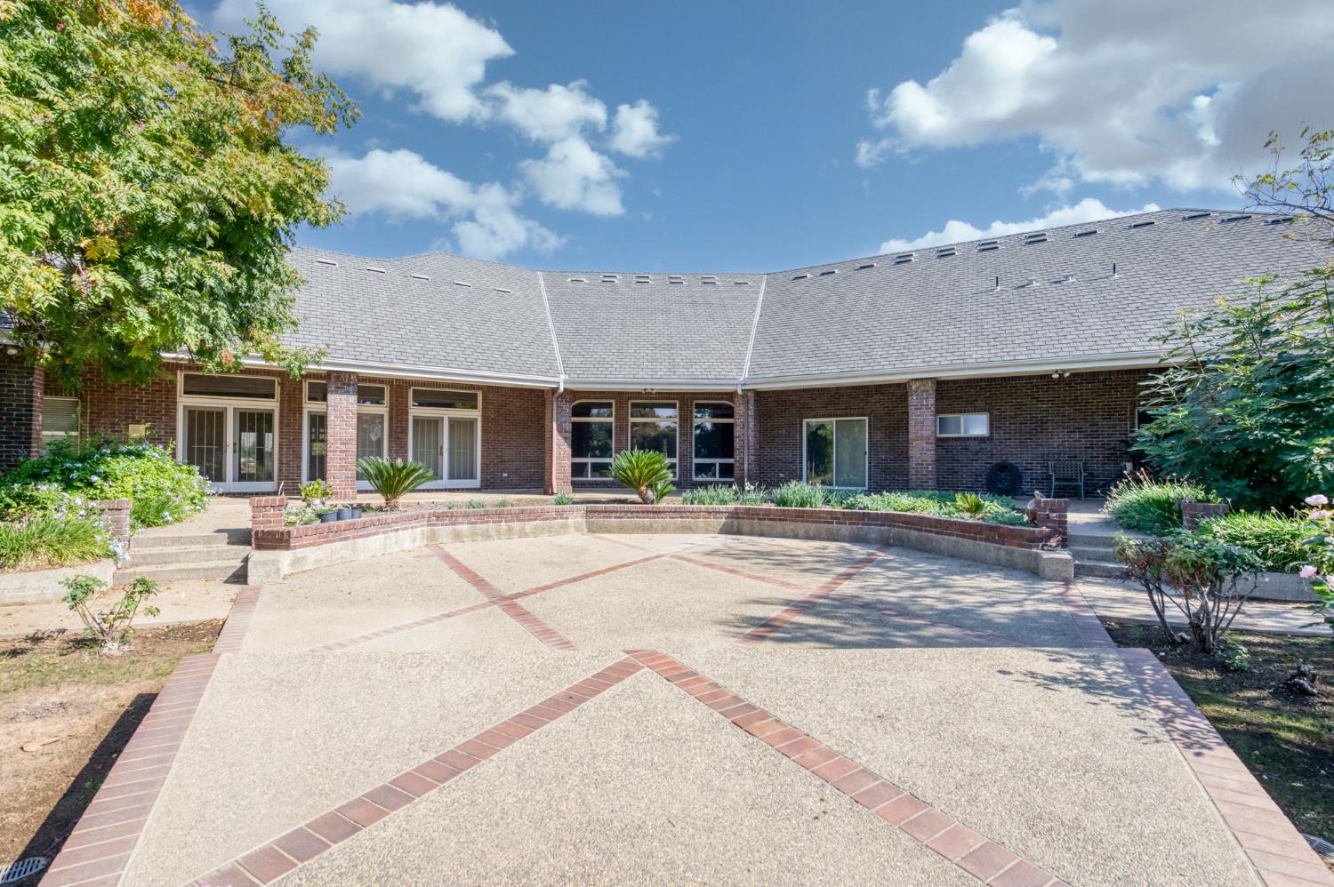 4715 E Copper Ave, Clovis, CA 93619