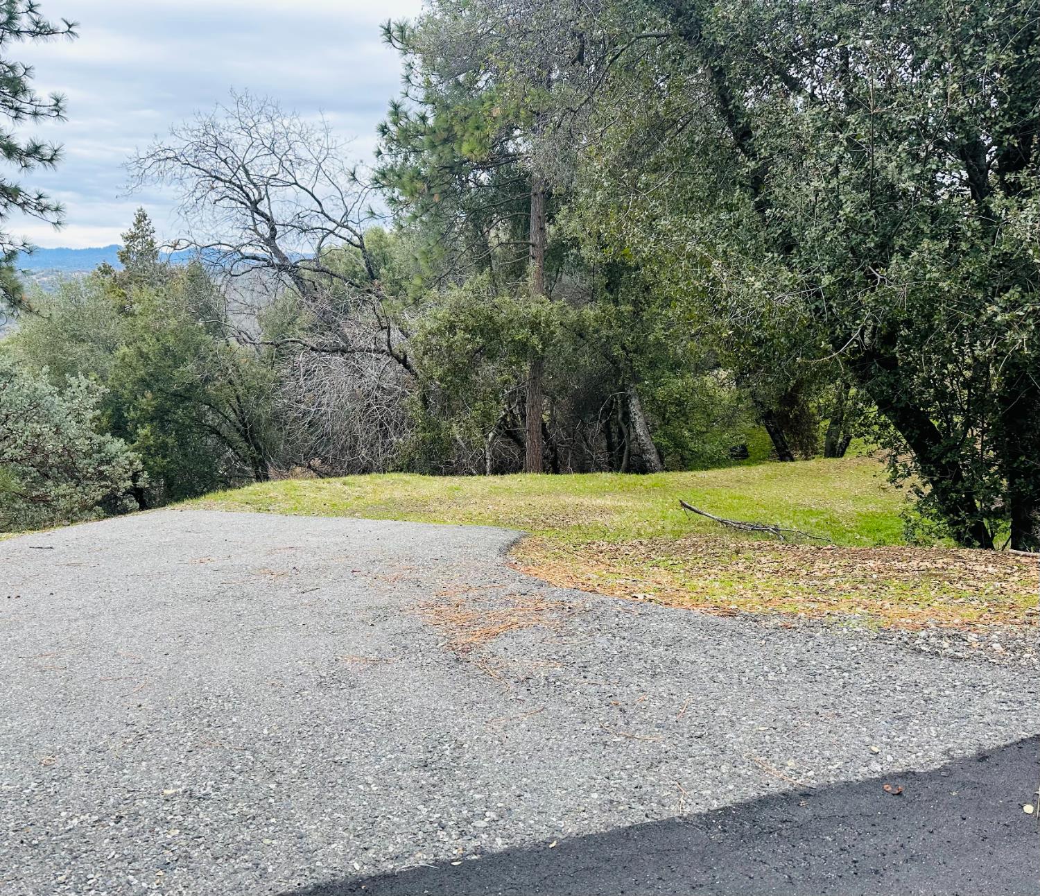 11 Tanglewood Ln, Oakhurst, CA 93644