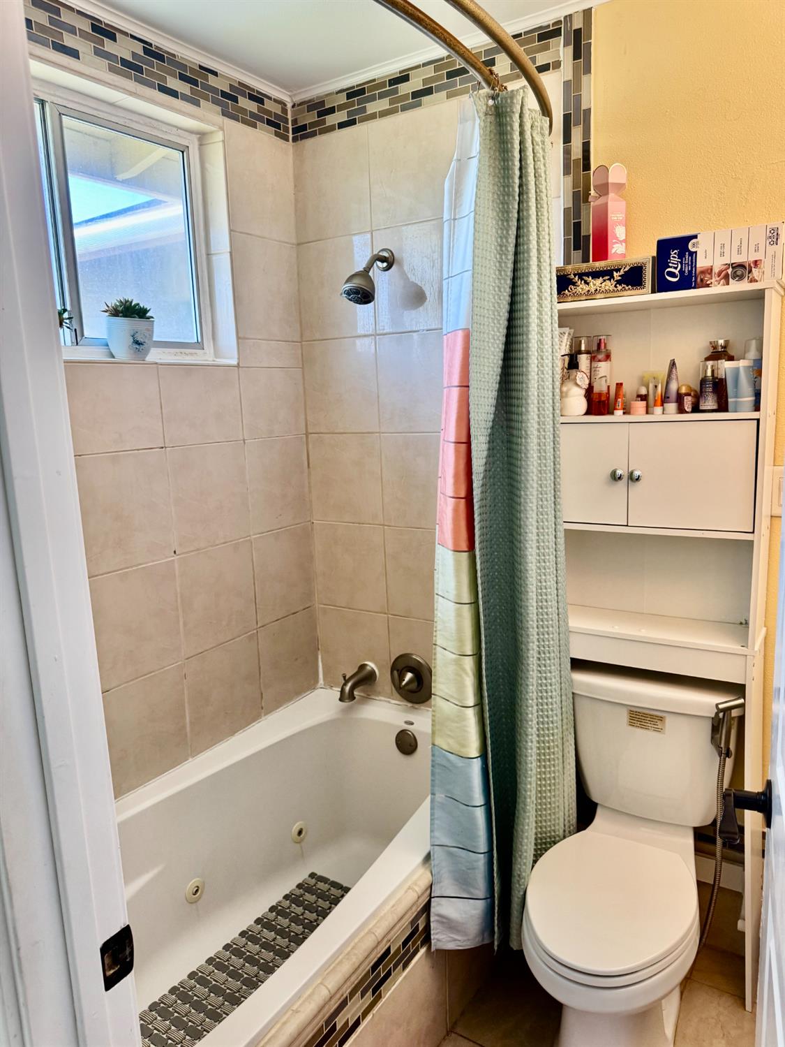 2733 E Willis Ave, Fresno, CA 93726