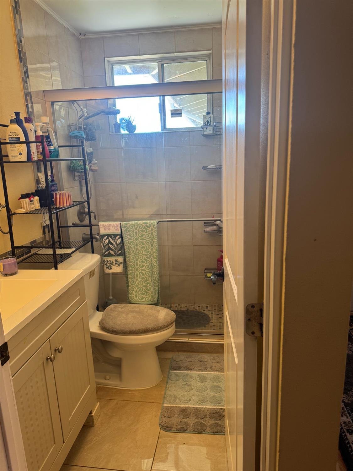 2733 E Willis Ave, Fresno, CA 93726