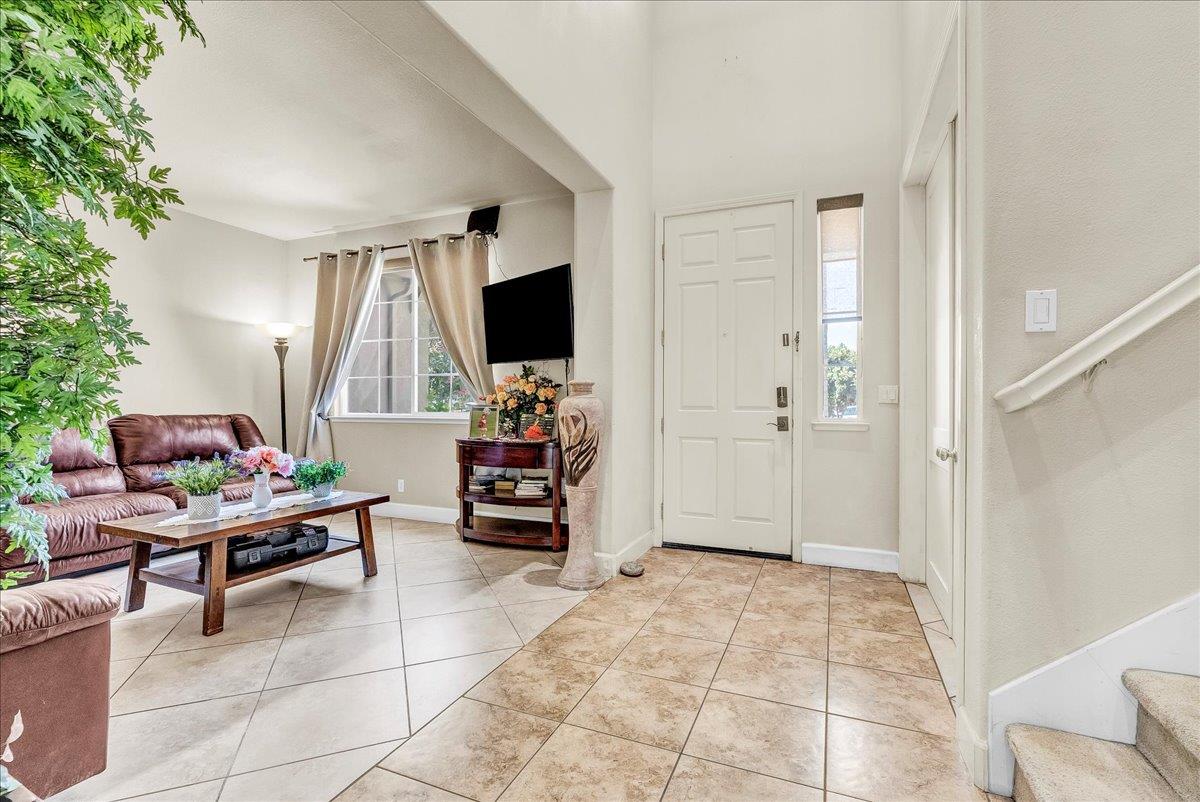 3615 W Sunnyview Ave, Visalia, CA 93291