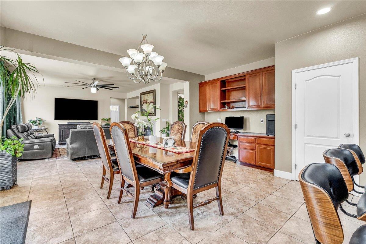 3615 W Sunnyview Ave, Visalia, CA 93291