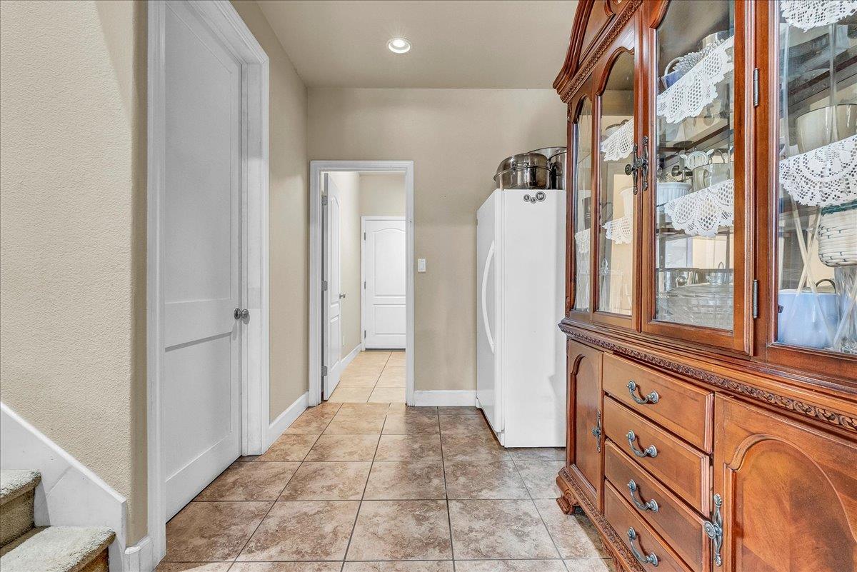 3615 W Sunnyview Ave, Visalia, CA 93291