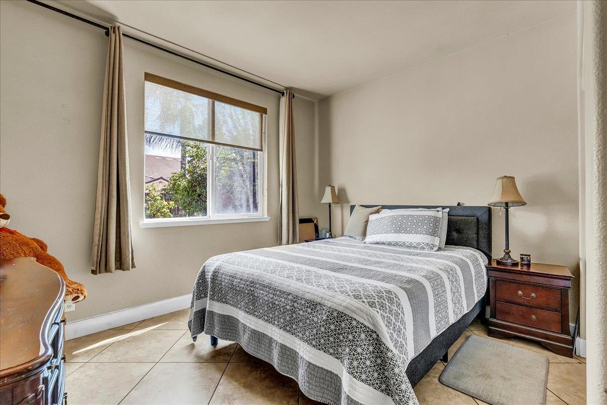 3615 W Sunnyview Ave, Visalia, CA 93291