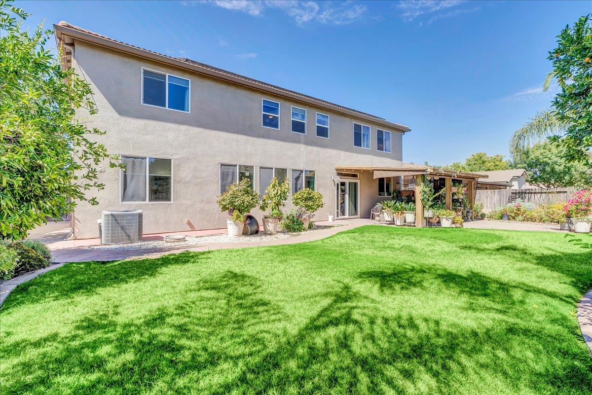 3615 W Sunnyview Ave, Visalia, CA 93291