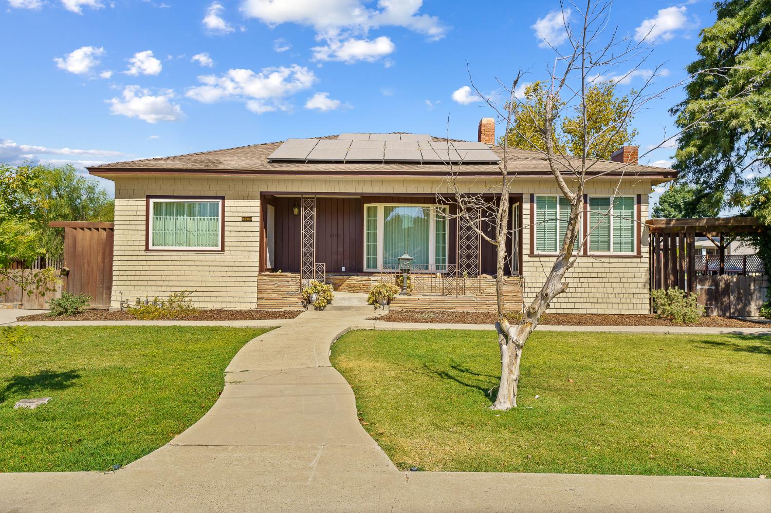 1301 N Douty St, Hanford, CA 93230