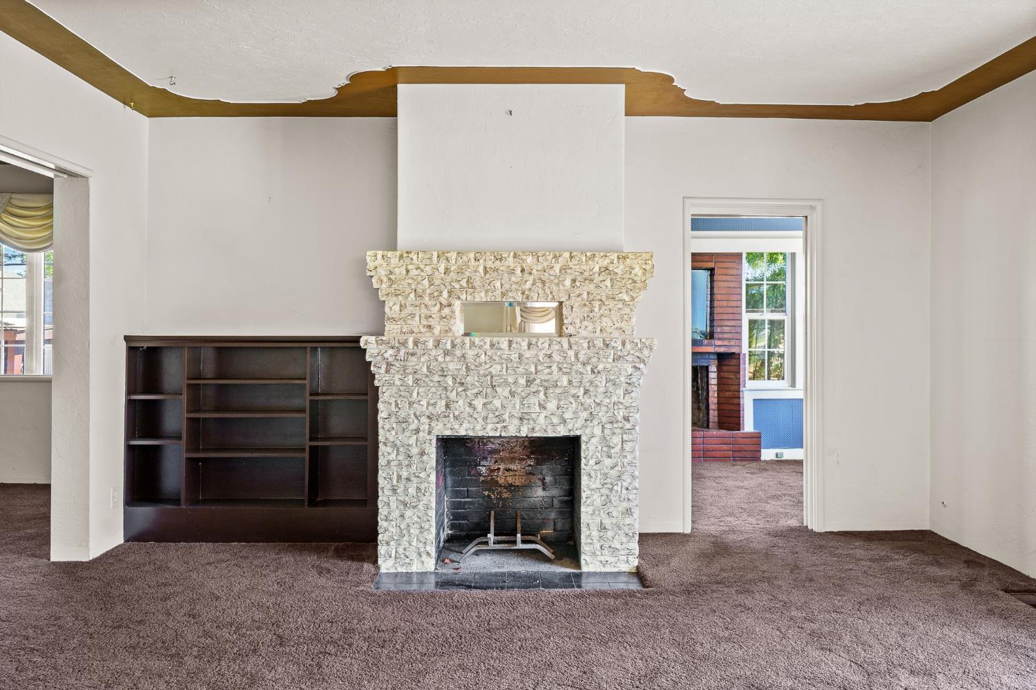 1301 N Douty St, Hanford, CA 93230